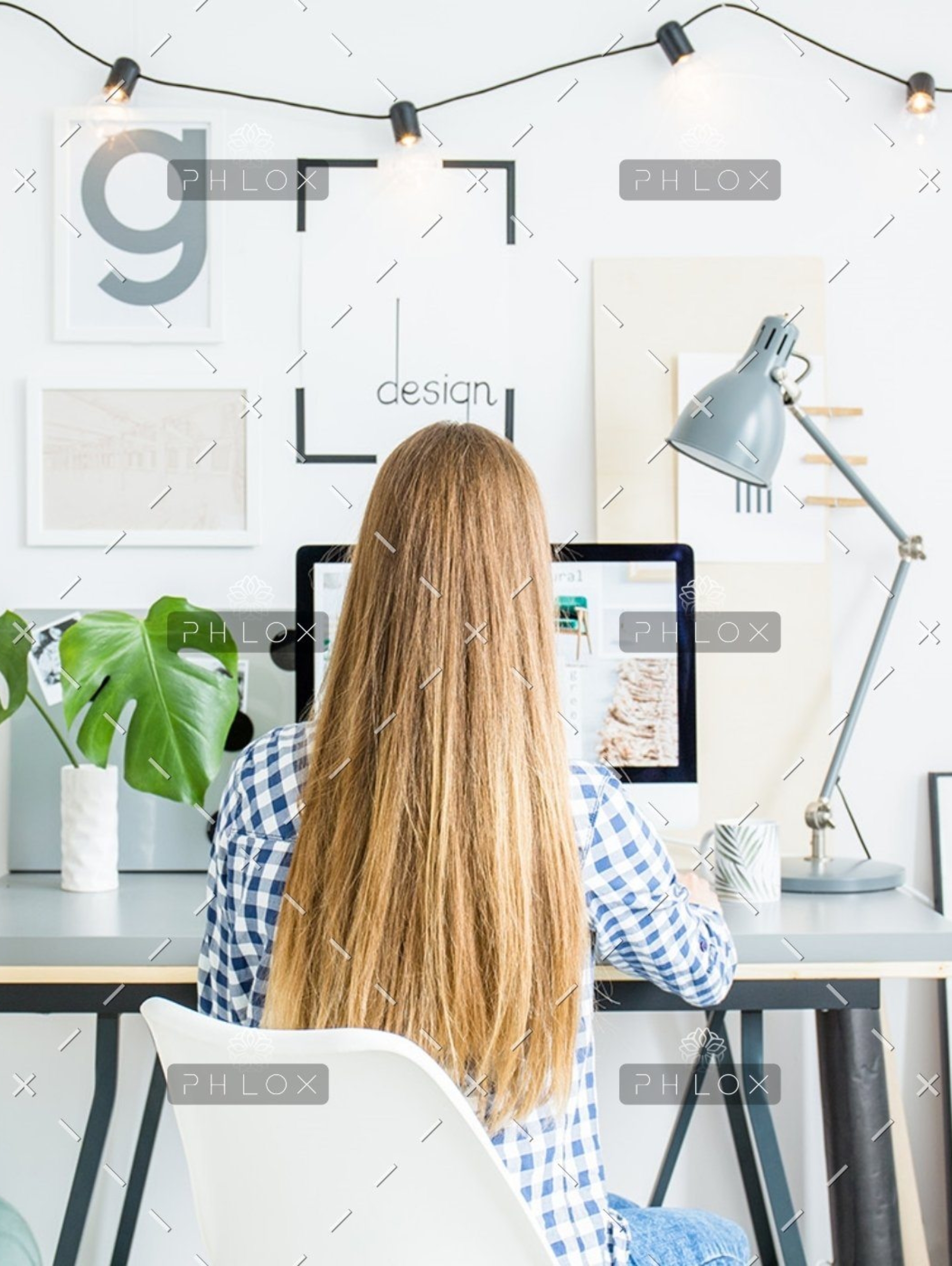 demo-attachment-137-person-with-long-curly-hair-PZ99QM21